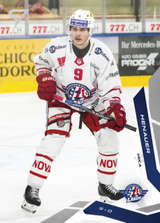 25-26 NLA - Mika HENAUER no. 322